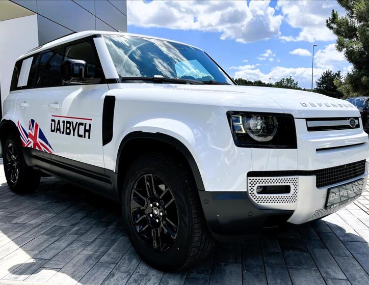 Land Rover Defender 10