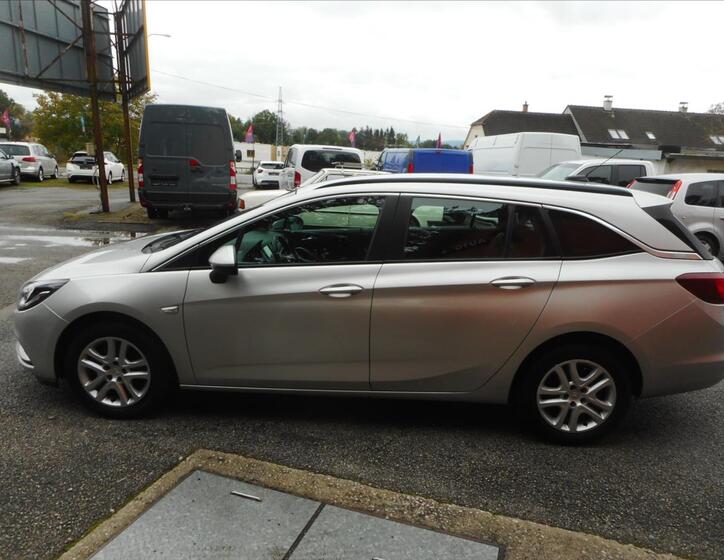 Opel Astra 8