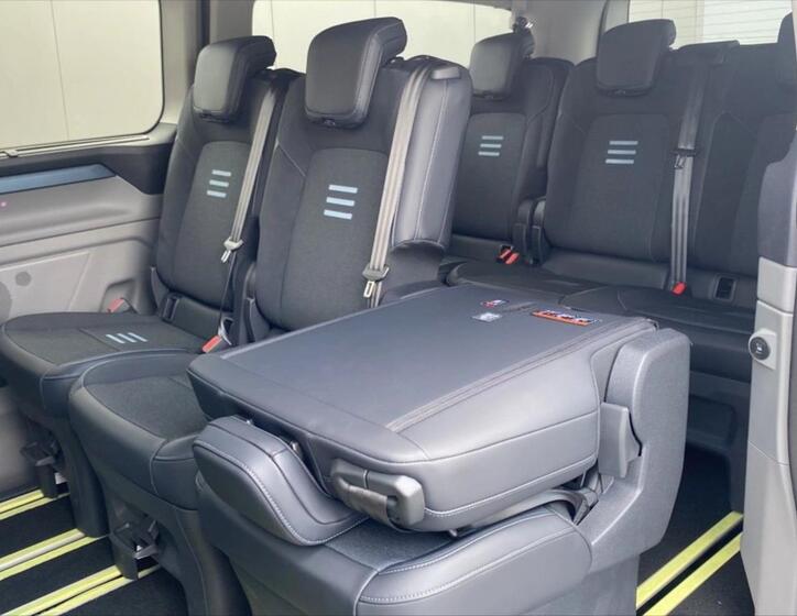 Ford Tourneo Custom 10