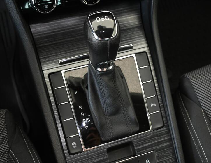 Škoda Superb 24