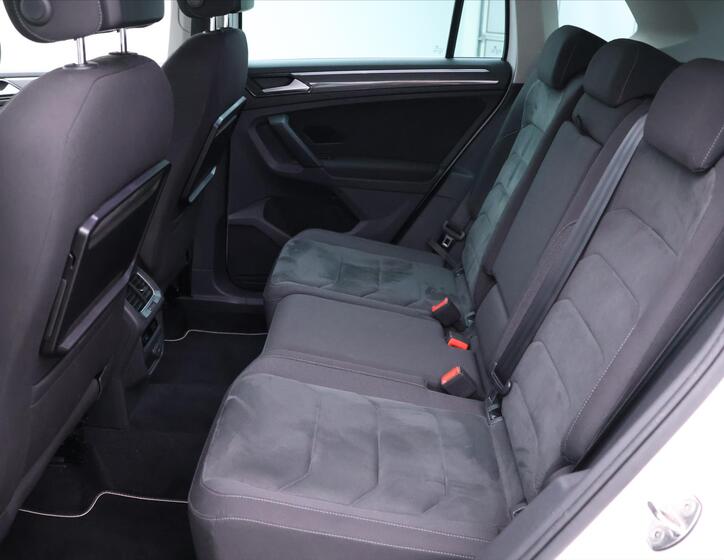 Volkswagen Tiguan 16