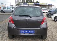 Toyota Yaris 5