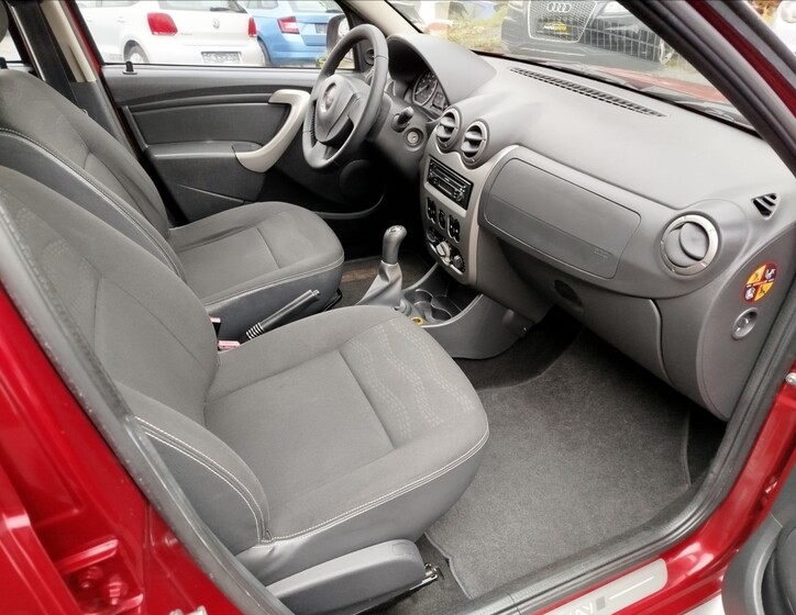 Dacia Sandero 25
