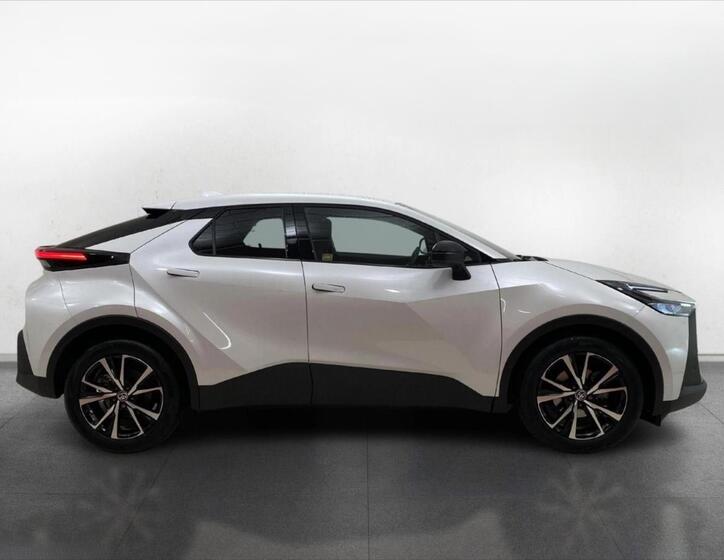 Toyota C-HR 8