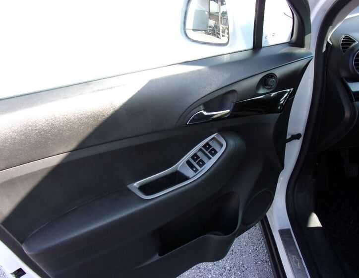 Chevrolet Orlando 12