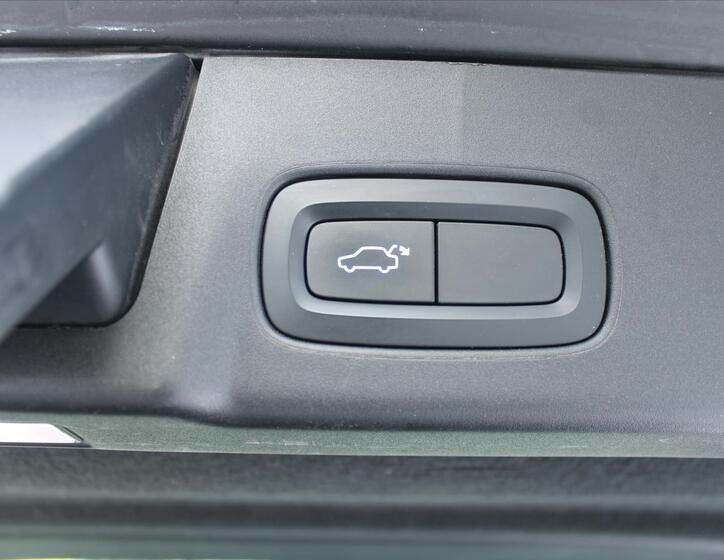 Volvo V90 12