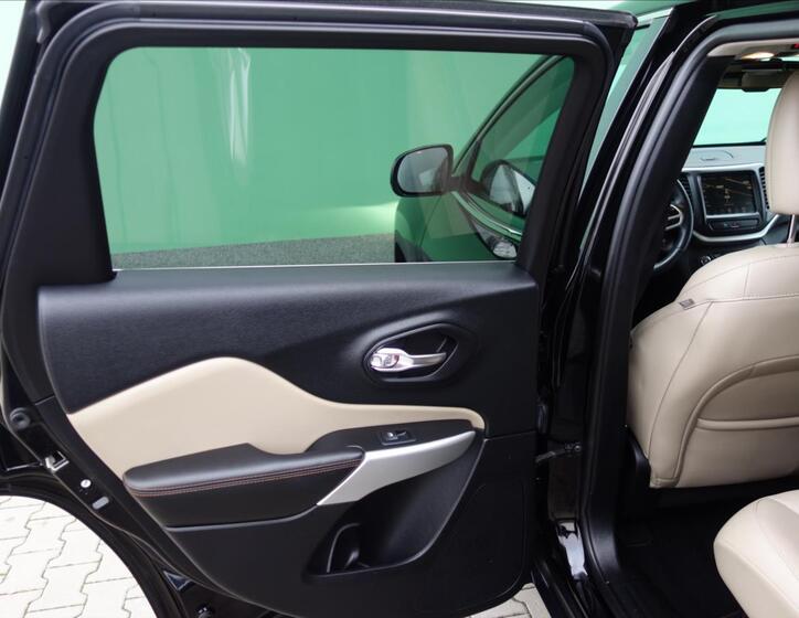 Jeep Cherokee 29