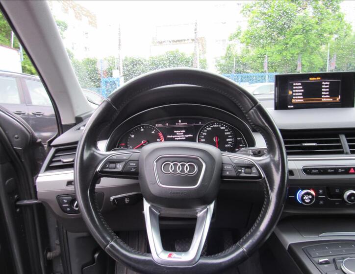 Audi Q7 12