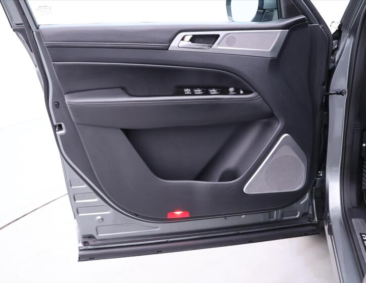SsangYong Rexton 12