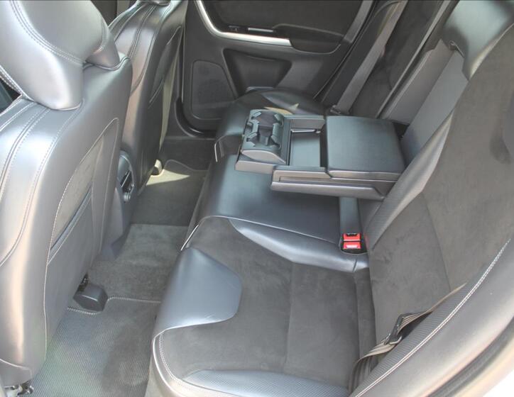 Volvo XC60 8