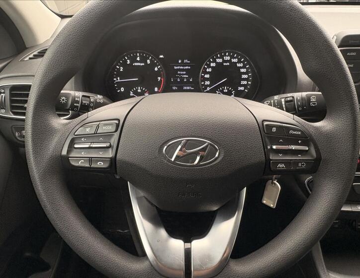 Hyundai i30 16