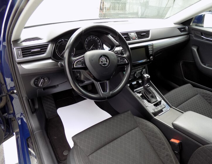 Škoda Superb 12