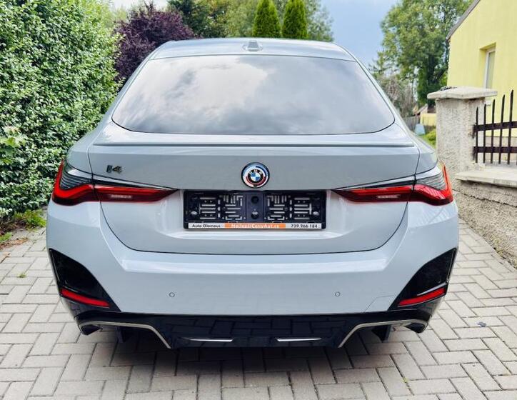 BMW i4 19