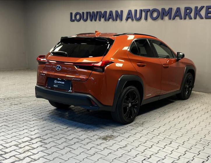 Lexus UX 250h 2