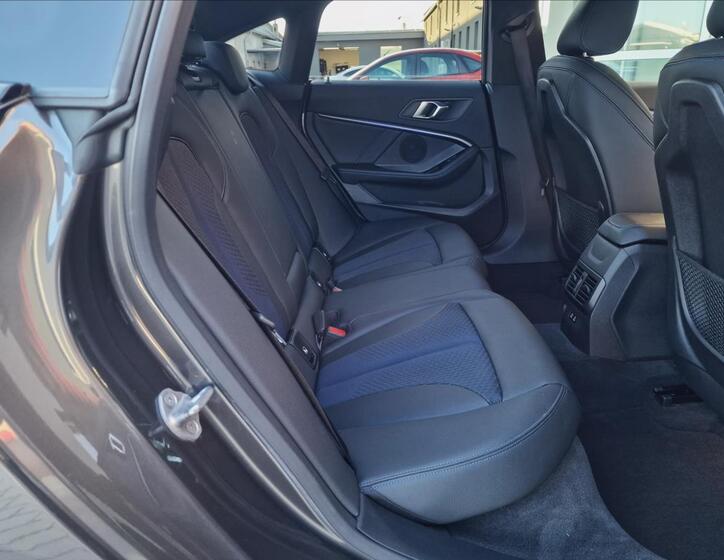 BMW Řada 2 15
