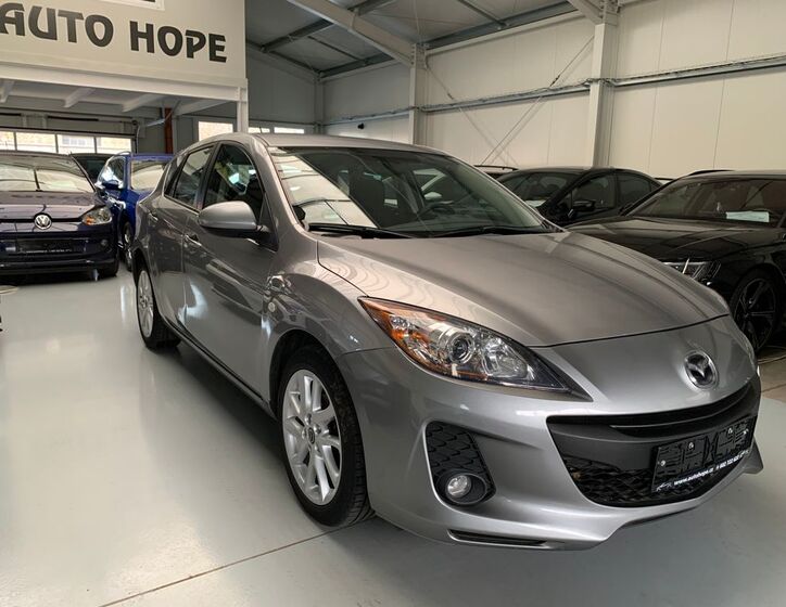 Mazda 3 1