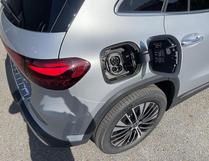 Mercedes-Benz EQA 7