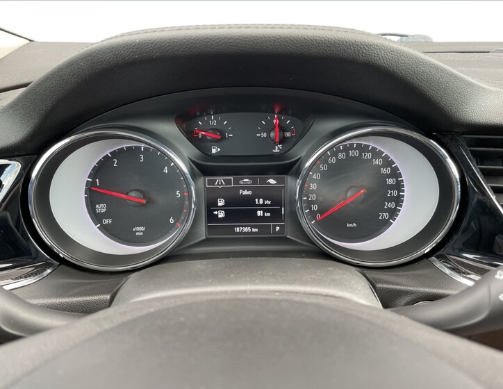 Opel Insignia 11