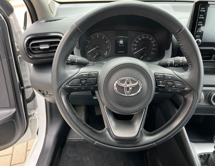 Toyota Yaris 17