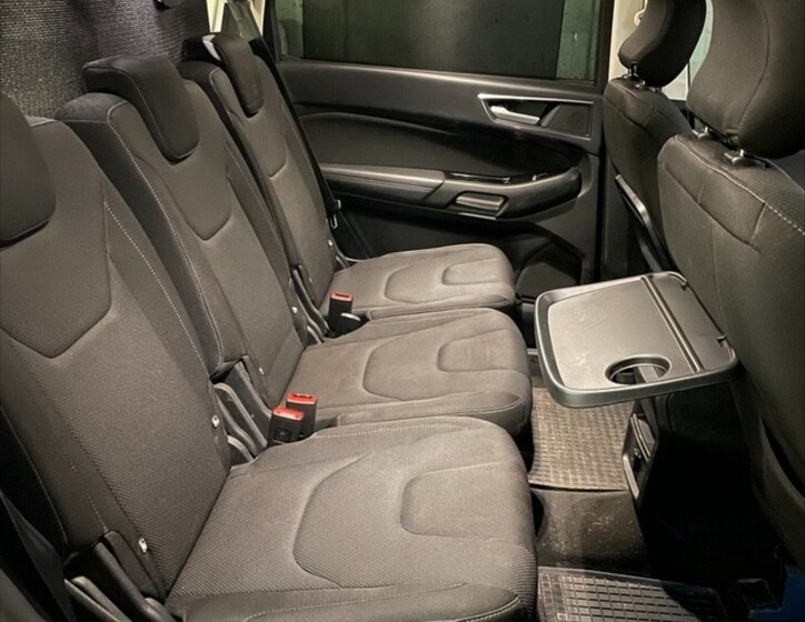 Ford S-MAX 12