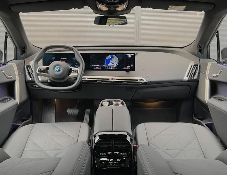 BMW iX 10