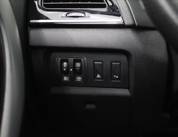 Renault Fluence 16