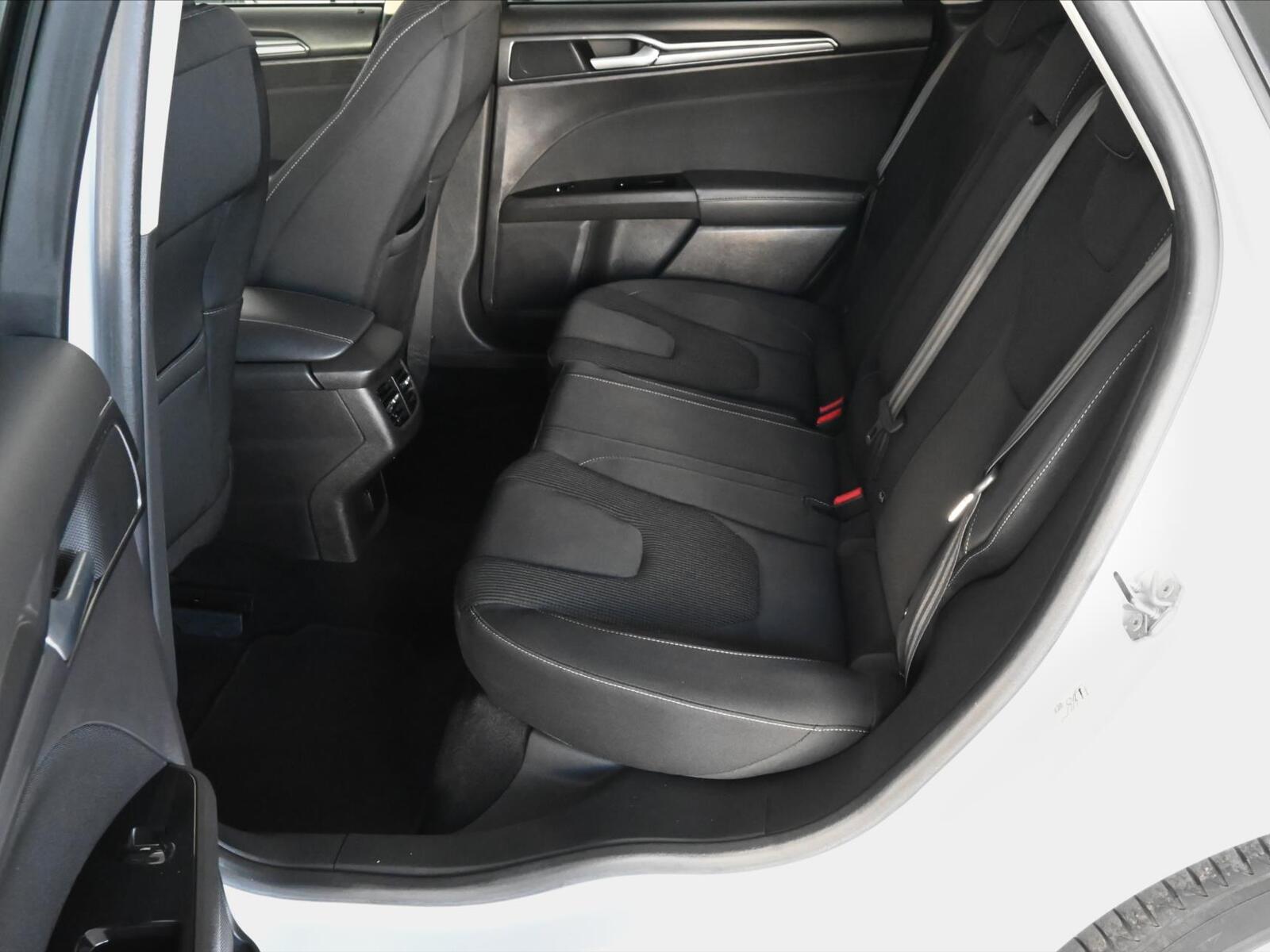 Ford Mondeo 10