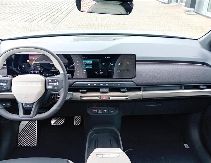 KIA EV3 10