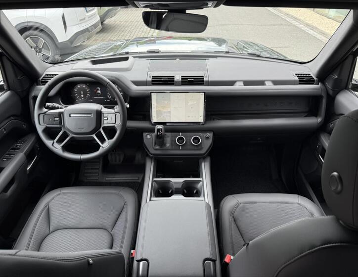Land Rover Defender 20