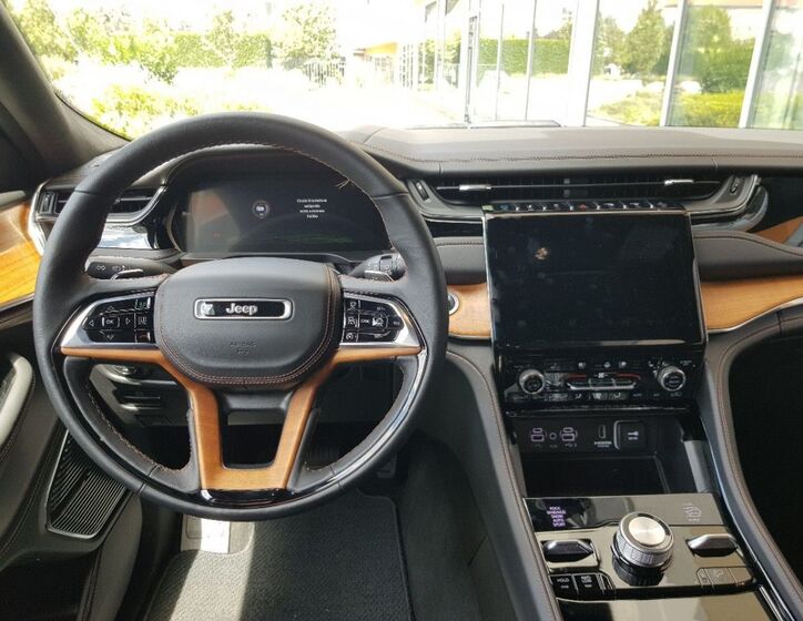 Jeep Grand Cherokee 6