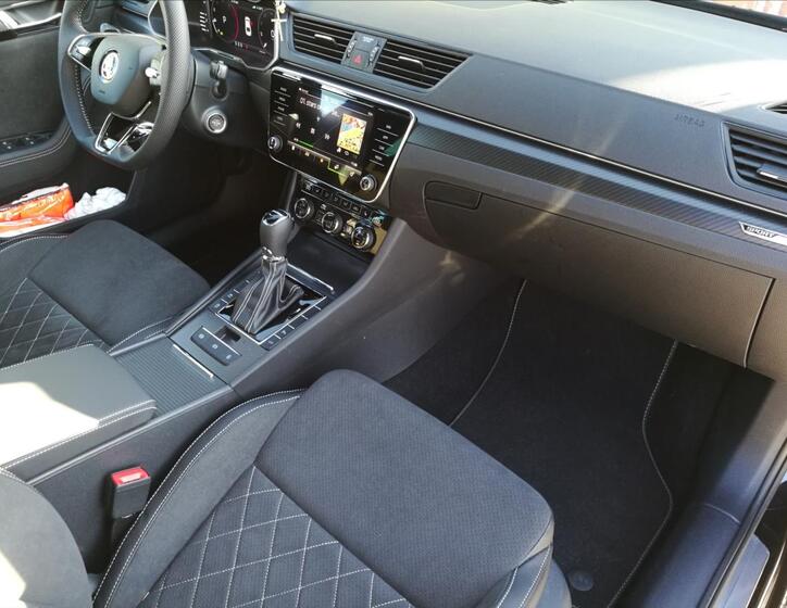 Škoda Superb 16