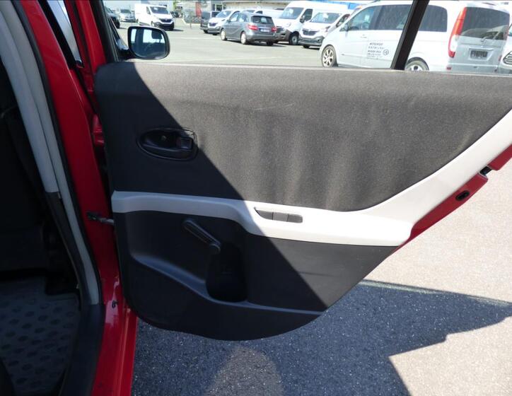 Toyota Yaris 24