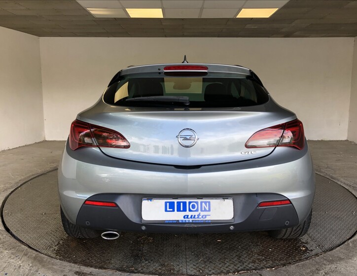 Opel Astra 6