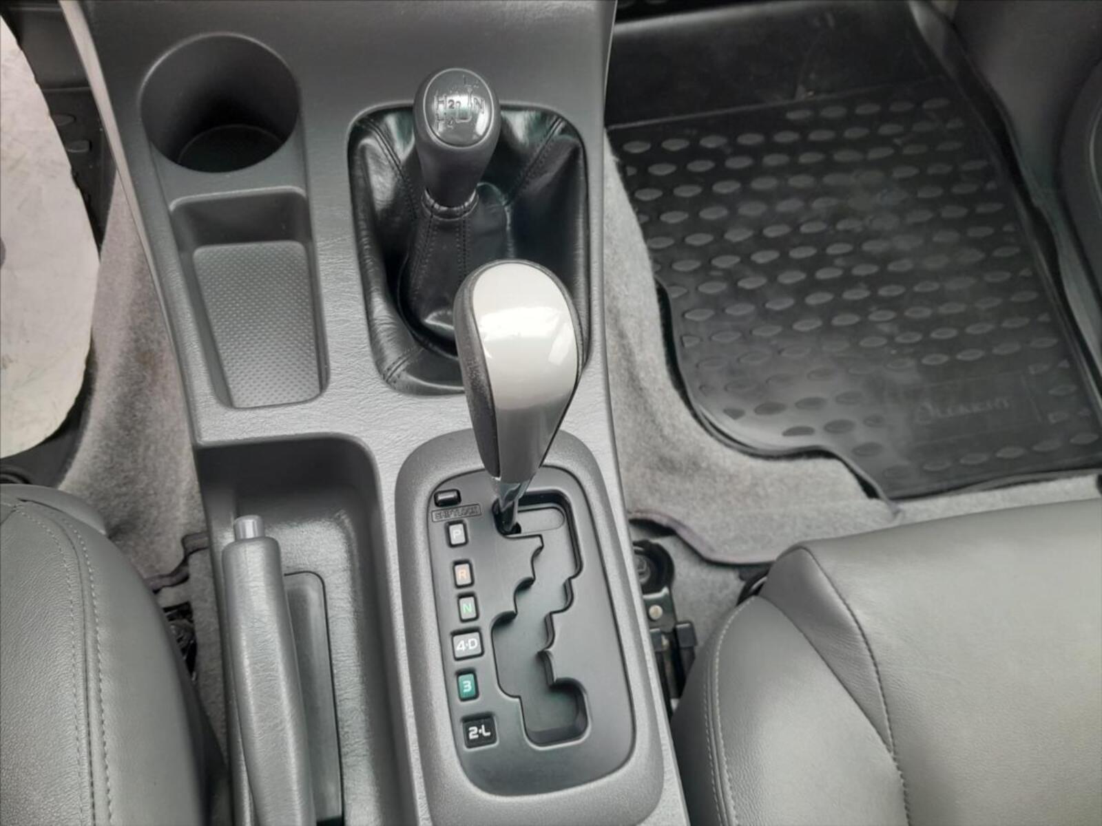 Toyota Hilux 11