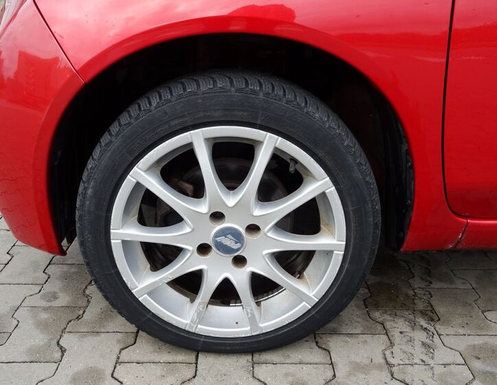 Nissan Micra 22