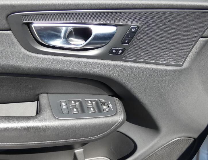 Volvo XC60 9