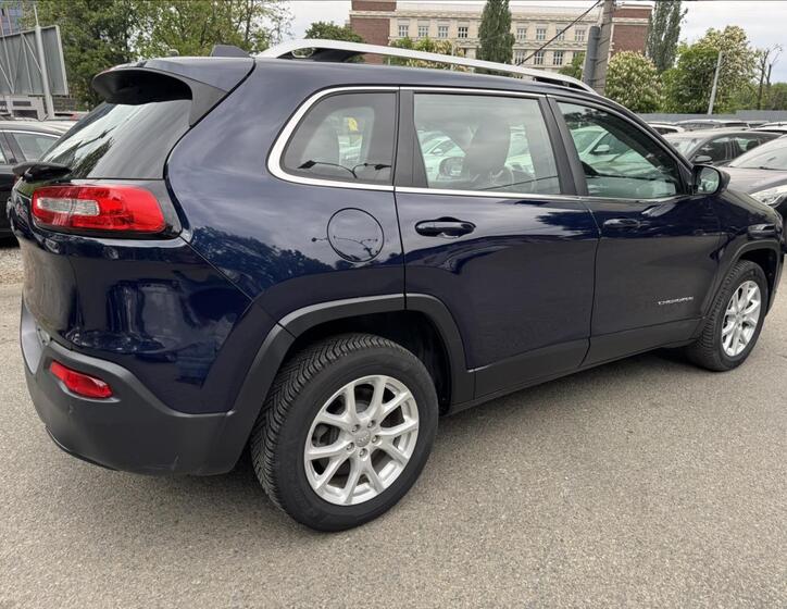 Jeep Cherokee 12