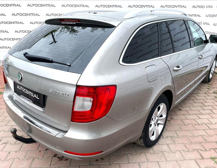 Škoda Superb 9