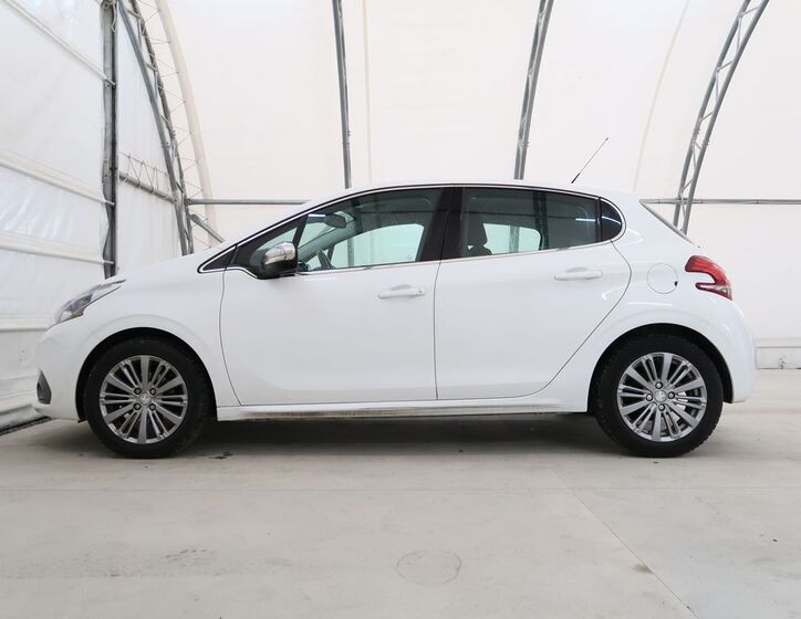 Peugeot 208 9
