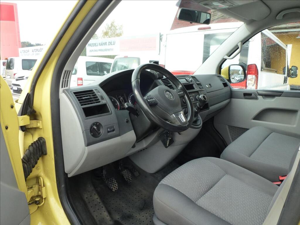 Volkswagen Caravelle 16