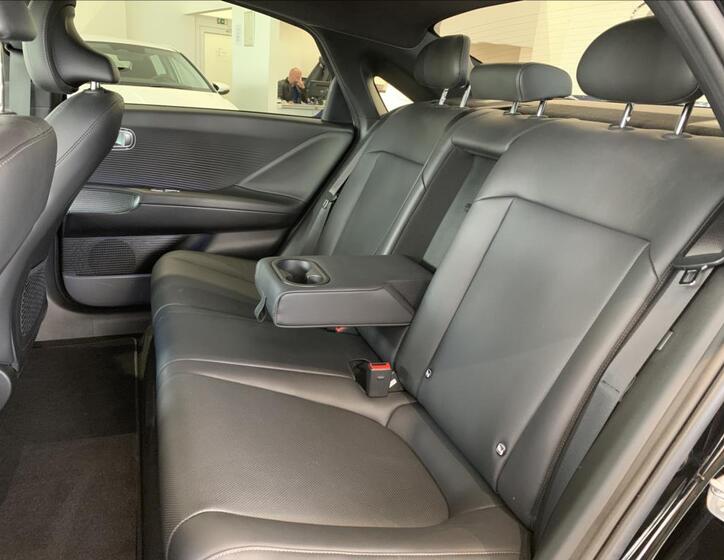 Hyundai Ioniq 6 12
