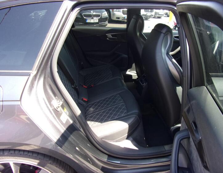 Audi S4 11