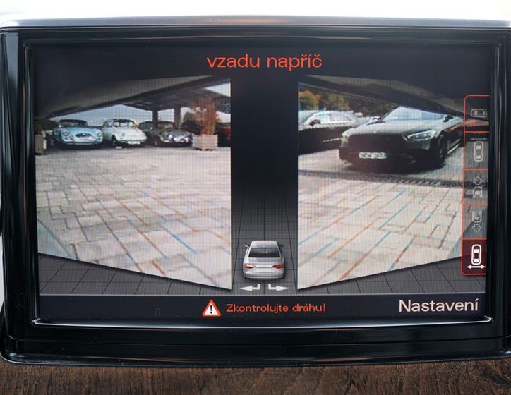 Audi A8 40