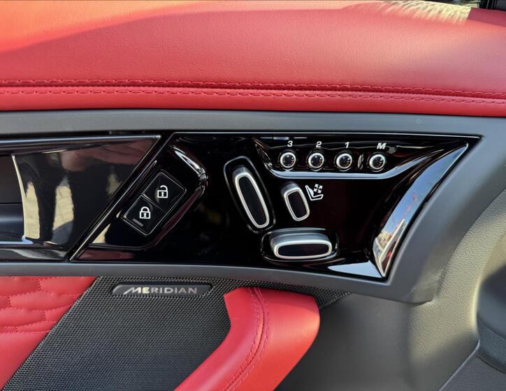 Jaguar F-Type 44