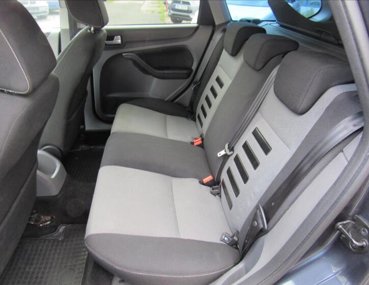 Ford Focus 10