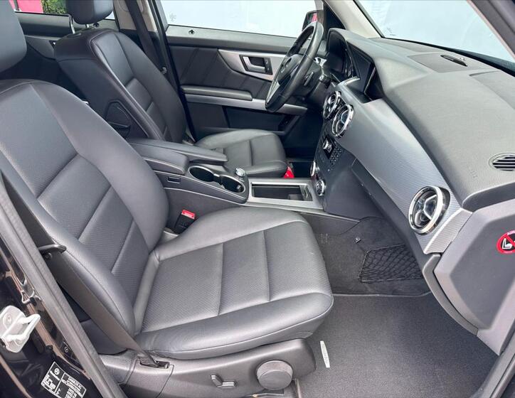 Mercedes-Benz GLK 12