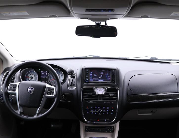 Lancia Voyager 32