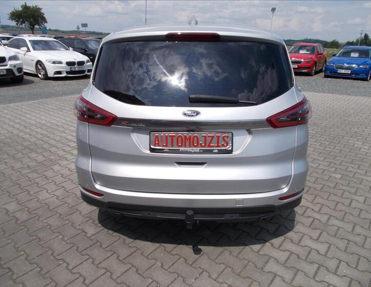 Ford S-MAX 9