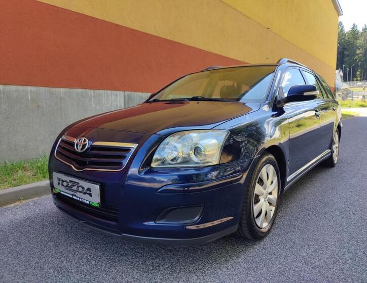 Toyota Avensis 1