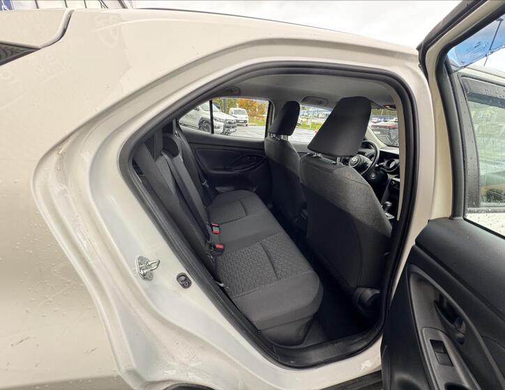 Toyota Yaris Cross 12